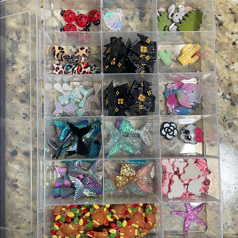 New 130 piece flatback craft bundle plus organization case